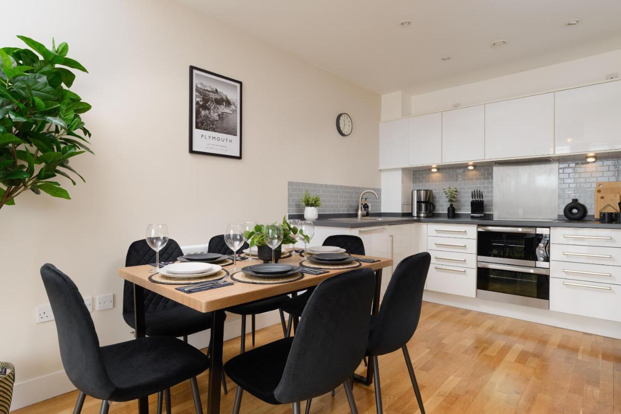 Premium Apartment - Allocated Parking - Great Location 플리머스 외부 사진