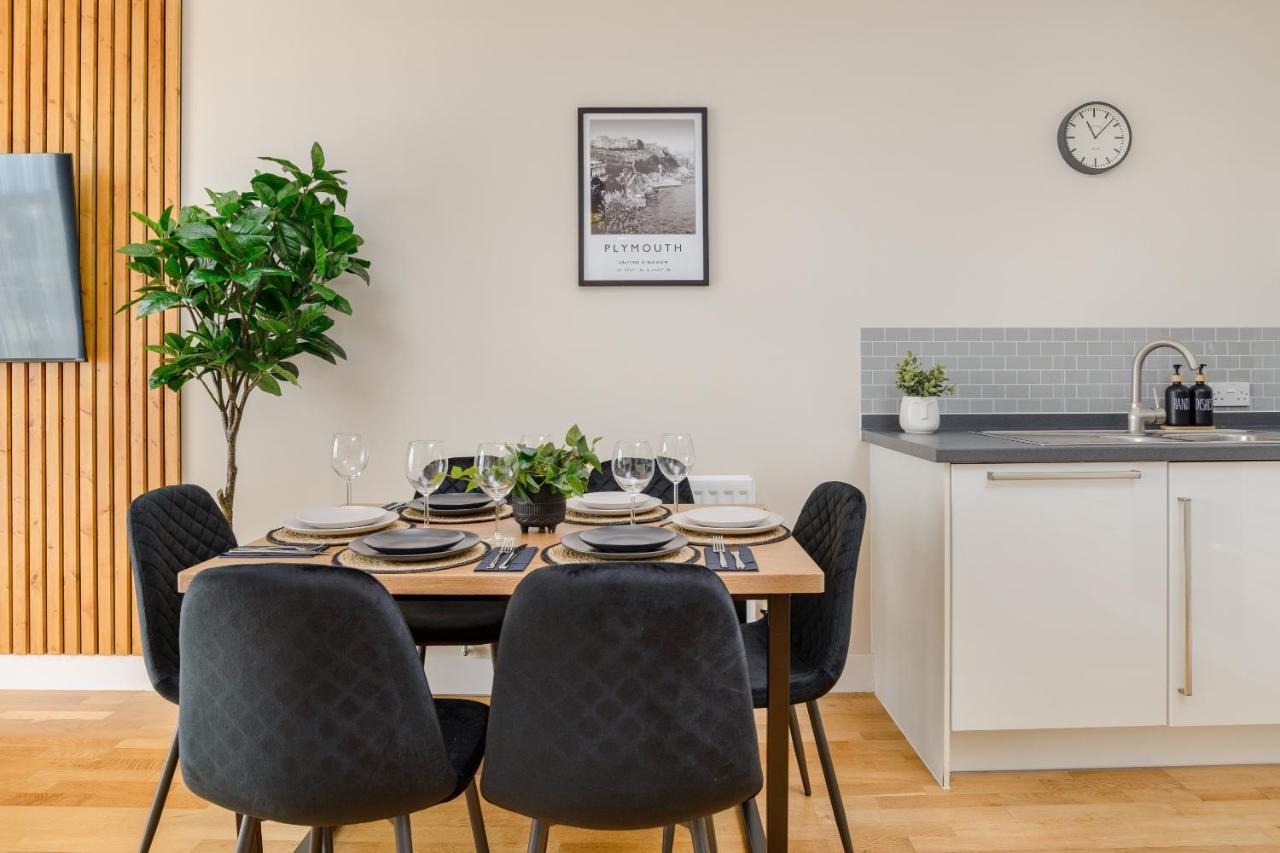 Premium Apartment - Allocated Parking - Great Location 플리머스 외부 사진