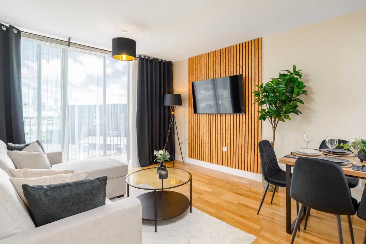 Premium Apartment - Allocated Parking - Great Location 플리머스 외부 사진