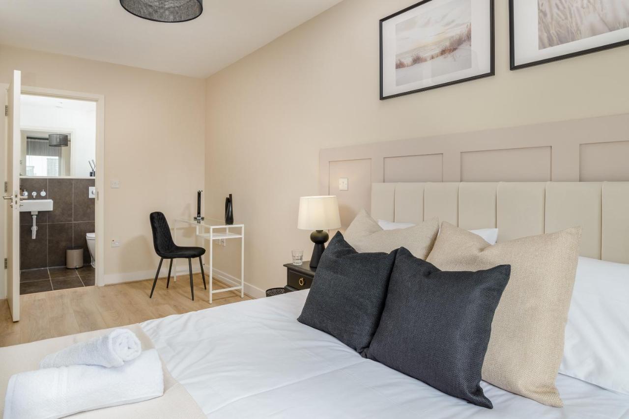 Premium Apartment - Allocated Parking - Great Location 플리머스 외부 사진