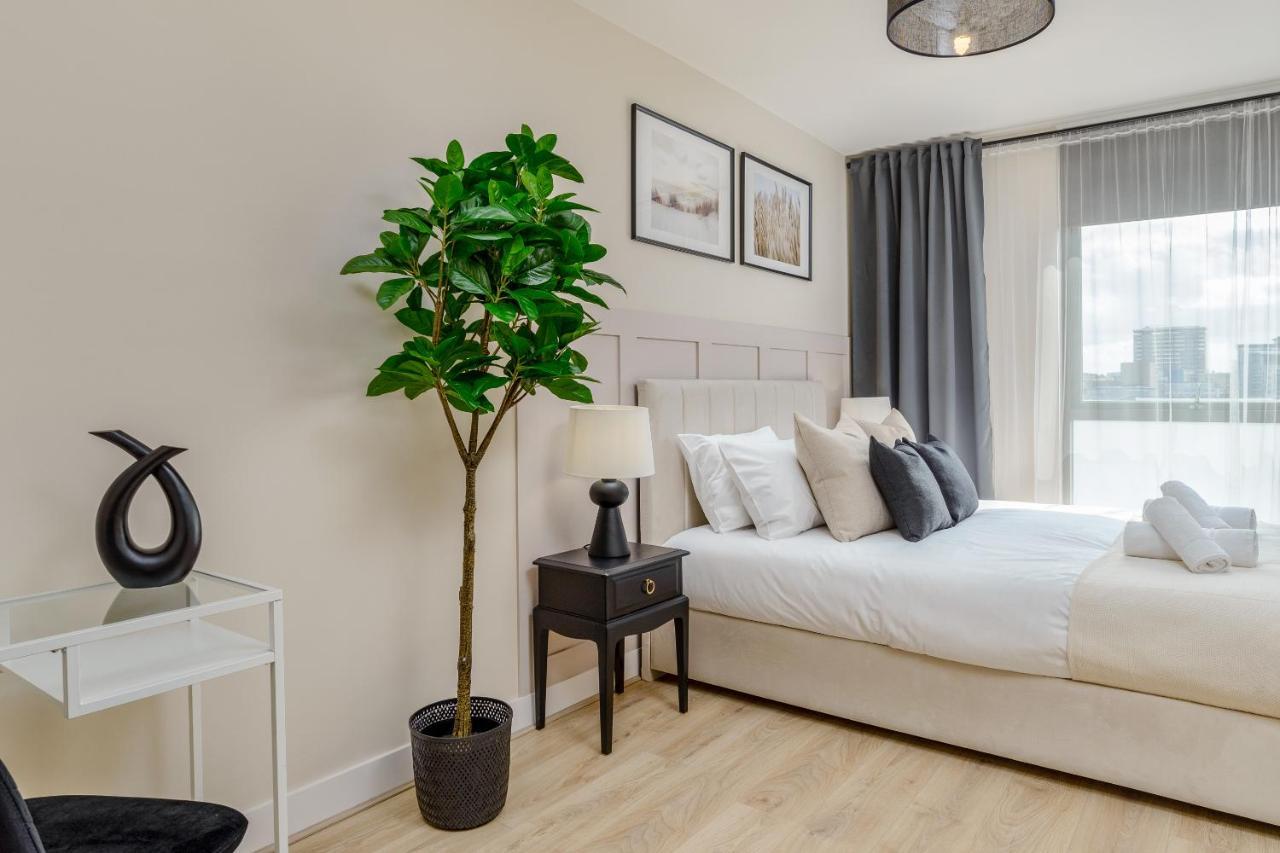 Premium Apartment - Allocated Parking - Great Location 플리머스 외부 사진