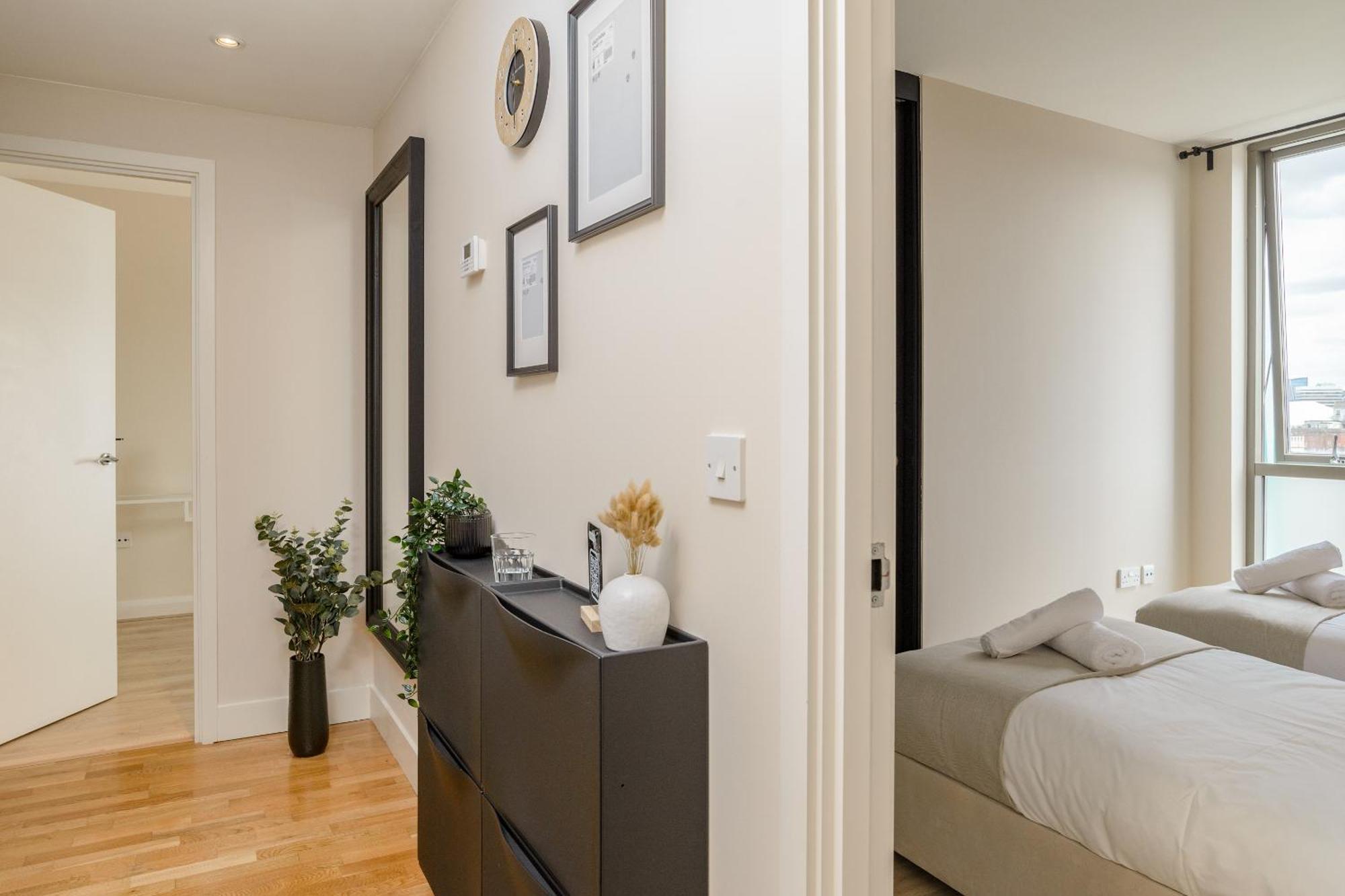 Premium Apartment - Allocated Parking - Great Location 플리머스 외부 사진