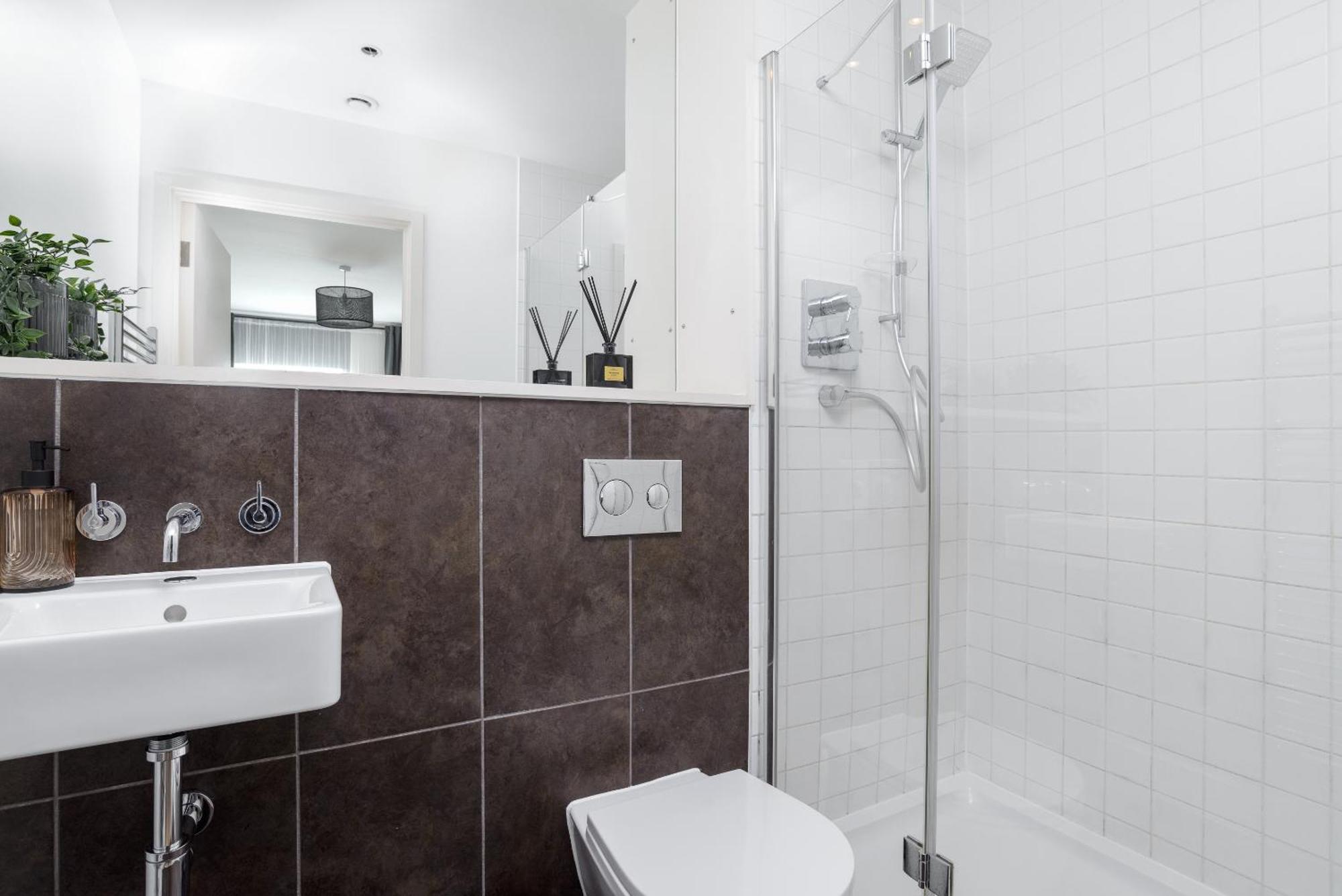 Premium Apartment - Allocated Parking - Great Location 플리머스 외부 사진