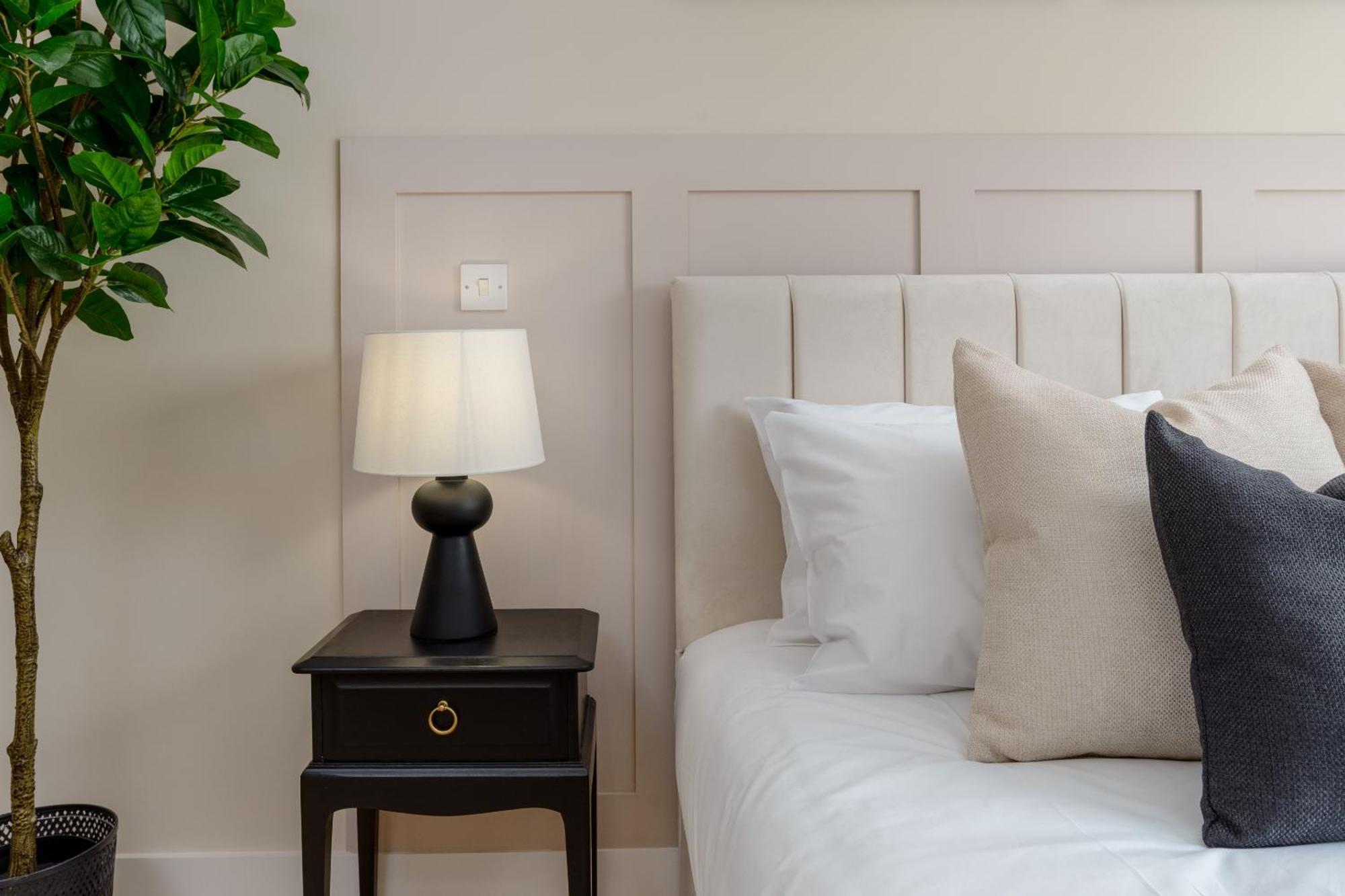 Premium Apartment - Allocated Parking - Great Location 플리머스 외부 사진